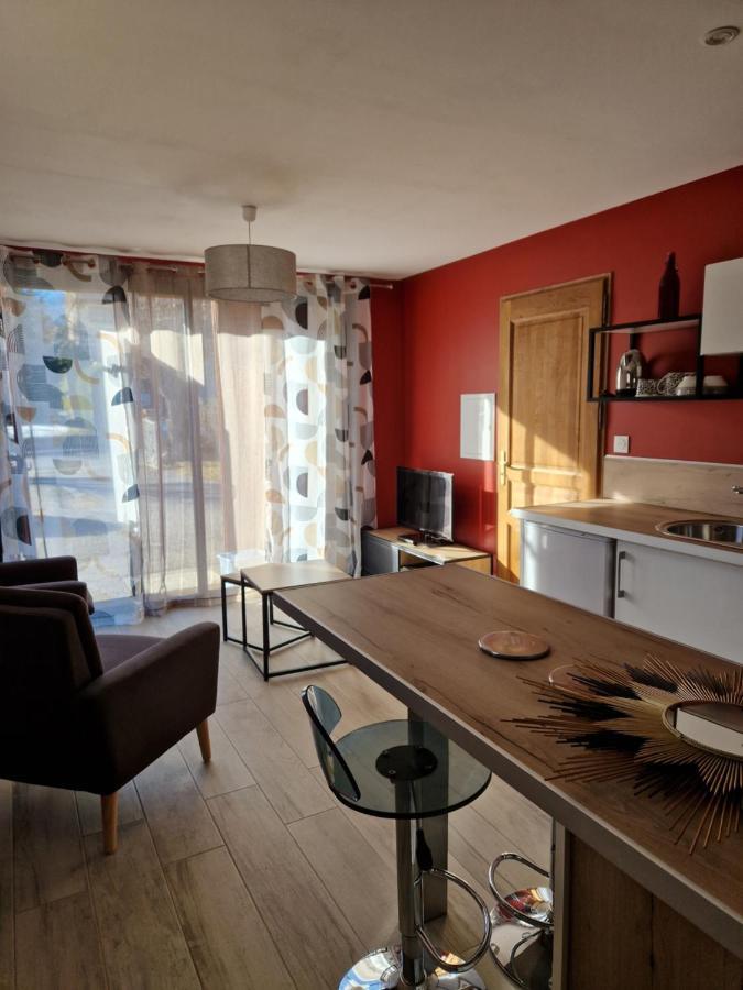 Studio 2 Chez Fred Et Val 埃姆布能 外观 照片